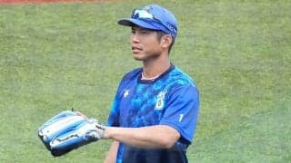 神速ダッシュ→“突撃”空中キャッチが「これぞプロ」　打球離さぬ根性に絶句「すご…」