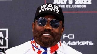 辞任する英首相、ボクシング計量会場に“登場”で海外笑撃「一番面白い」「笑った」