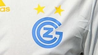 川辺駿もモデルに！グラスホッパーが今季ホームユニを発表、恒例の青白で背面にはクラブの象徴が