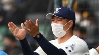 センバツで初のベスト４。國學院久我山の「学生コーチ」だった尾崎直輝監督の指導理念は「選手のミスは監督の責任」