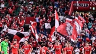 「全人類が待ちわびていた動画！」「アベンジャーズ に出てきそう」浦和の9番リンセンのユニ姿公開！ サポーターが感じた「期待感」「威圧」「体幹」