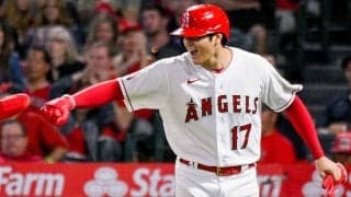 大谷翔平、試合中に女性ファンが赤面した交流が米話題「父親が指輪をはめてと言った」