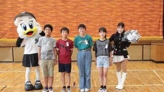 ロッテ、流山市内の小中学校全27校に消毒用アルコールディスペンサー計2320本を寄贈