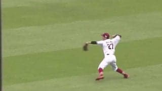 隙見逃さぬ“右直ゲッツー”が「素晴らしすぎる」　突き刺した強肩が「かっこよ！」