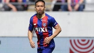 長友佑都、100試合出場セレモニーの写真を公開し感謝述べる「妻と子供たちに支えられていますありがとう」