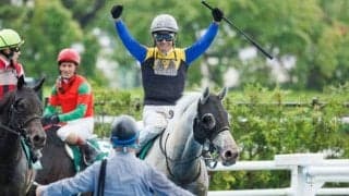 洋芝と道悪がプラスに作用 パワーを帯びた白毛ファミリー