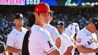 挟まれた大谷翔平が「デカすぎ、マジで…」と驚き　ヤンキース大砲2人と夢の共演に反響