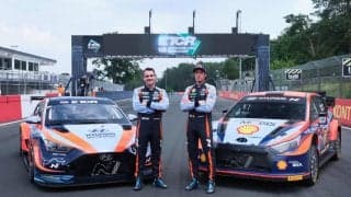 ヒョンデのヌービルがETCRのノルベルト・ミケリスとマシン交換