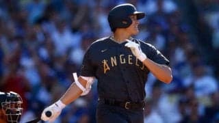 【MLB】大谷翔平、球宴初安打＆出塁で2打席連続出塁　有言実行のカーショー撃ちも牽制死