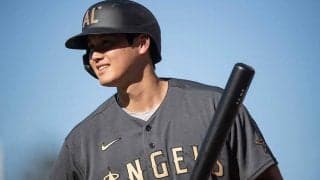 大谷翔平、打席直前に見せた“神対応”　米記者「ネクストで子どもにサインを書いた」