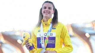 戦禍のウクライナ女子走り高跳びマフチフが銀　母国カラーのメイク＆ネイルで完全燃焼【世界陸上】