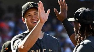 大谷翔平、元オリ助っ人の愛息抱いた柔和スマイルに日米反響「皆イケメン」「最高」