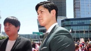 スーツの大谷翔平、自撮りの爽やかスマイルに日米悶絶「彼は完璧」「可愛いのに最強」