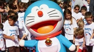 もはや定番の『ドラえもんのうた』、船上で熱唱したのは、鹿島や大宮を指揮した監督