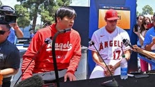 【MLB】大谷翔平が見ていない隙に…水原通訳の“カッコつけ”カメラ目線が「可愛くてツボる」