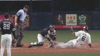 「ベンチからよく見てたな」　アウトが一転…判定変更生んだ“神の目”に驚愕