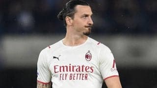 「すごい……」ズラタンが屋外で佇む姿が大反響、ボクサー一枚ゆえに際立つ筋肉美に「神だ」「年齢はただの数字」