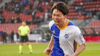 日本代表MF川辺駿が「的確な飛び出し」から「1試合2ゴール」! 「プレミアリーグ挑戦」に近づく活躍で勝利に貢献