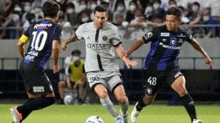 「色紙持ってるやん」PSG選手を今か今かと“出待ち”するG大阪イレブンの姿が話題に「目がキラキラしてる」