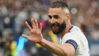 ベンゼマが味方のタックルで負傷？ トレーニングで足首痛めその場で治療