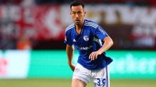 「最高記録更新したかも笑」シャルケファン7万人集結、吉田麻也もサイン対応に追われる