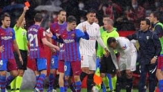 クンデのバルセロナ加入で昨季の“因縁”が再燃！試合中に至近距離からアルバの顔面にボール投げつけ