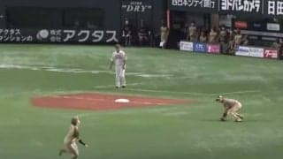 三ゴロのはずが「すげぇボール飛んでいく」　まさかの一打が「あんな跳ね返るんか」
