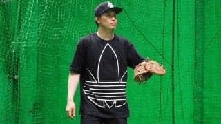 日本とMLB選手の打撃は何が違う？　元DeNA捕手が子どもたちに伝える“リズム感”