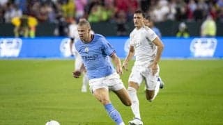 ハーランドのマンチェスターC｢デビュー戦ゴール」を別アングルで!! 背番号9に焦点を当てた映像が「どれだけ彼がハッピーか分かる」話題に