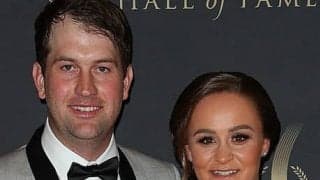  元女王バーティが結婚発表 