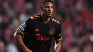 精巣腫瘍が見つかったドルトムントFW、「悪性」と判明し化学療法…数カ月の離脱もクラブ幹部「可能な限り最高の治療を」