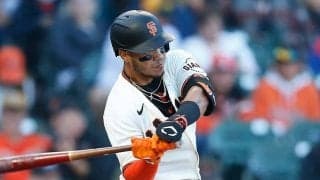 「今季最も恐ろしい光景」　頭部死球で脳震盪…打者の反応に米騒然「横になったまま」