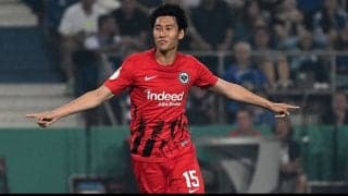 鎌田大地が今季初戦でボランチ起用も｢2ゴール発進｣！ ｢FWより決定力ある｣と話題の活躍で、伊藤達哉との日本人対決でフランクフルトの勝利に貢献！