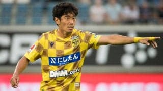 香川真司がサウナでリフレッシュ！カルバン・クラインのパンツ1枚でシャワーを浴びる姿も「サービスショットありがとうございます」