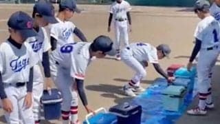 自然と子どもたちが荷物を整理整頓　少年野球で大人気の“魔法”のようなシートとは？