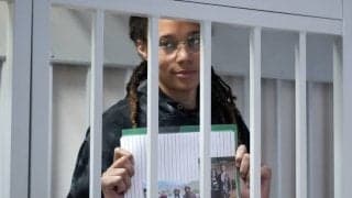 薬物密輸などの容疑で逮捕されたブリトニー・グライナー、懲役9年の実刑判決