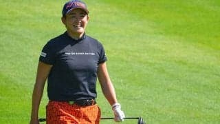 20歳岩井明愛が2打差4位発進　話題を集める双子プロ「いい位置。明日も自分に集中」