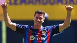 「12」を背負っていたレヴァンドフスキの背番号が「9」に決定！ 昨季背負ったデパイはやはり退団か？