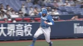 滑って止まる助っ人が「おお、すげぇ」　珍走塁にファン仰天「今までにない発想やな」