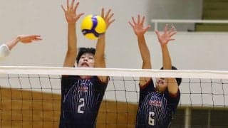 【四国インターハイ2022】東山準決勝進出! セッター當麻理人が多彩な攻撃を演出し、近江を退ける