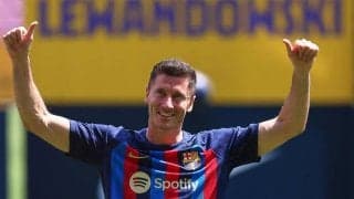 レヴァンドフスキが入団セレモニーで意気込み、宿敵への対抗心も「レアルを打ち負かすために来た」