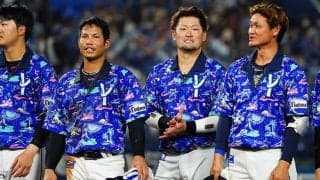 DeNA、史上初「襟付きユニ」が生まれた舞台裏　個性あふれる“選手の着こなし”にも注目