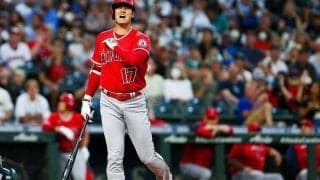 【MLB】大谷翔平にアクシデント　相手左腕と交錯、足踏まれ苦悶の表情を浮かべる