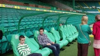 アメリカから輸入された発明品「ダグアウト」【W杯イヤーに「掘り下げる」スタジアムの「不可侵地域」ベンチの物語】(2)