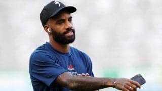 Tシャツ短パン姿で高級車を受け取る姿が話題！ ラカゼットが愛車をゲット「とても嬉しい」