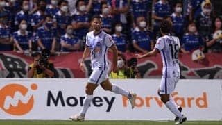 広島が10人の横浜FMに完勝！ 2戦合計5-2で8年ぶりの準決勝へ《ルヴァンカップ》