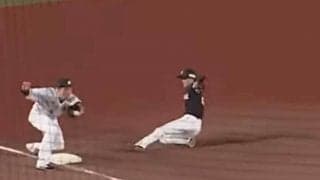 「ほぼ弾いてないのに…」軽々“三盗”　周東の高速進塁が「他の選手なら暴走」