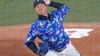 DeNA浜口が限定ユニの“襟を立てる”理由　先発陣の踏ん張りに三浦監督もニヤリ