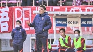 鹿島のナイジェリア人FWがついに来日！「ごつい」と話題の「背番号入りユニフォームを持った写真」に2700いいねの期待感！