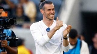 「野球が新しい友達？」LAFCのベイルがドジャースのユニで始球式に登板「楽しかった」